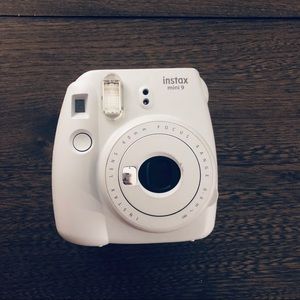 Instax Mini 9. White.